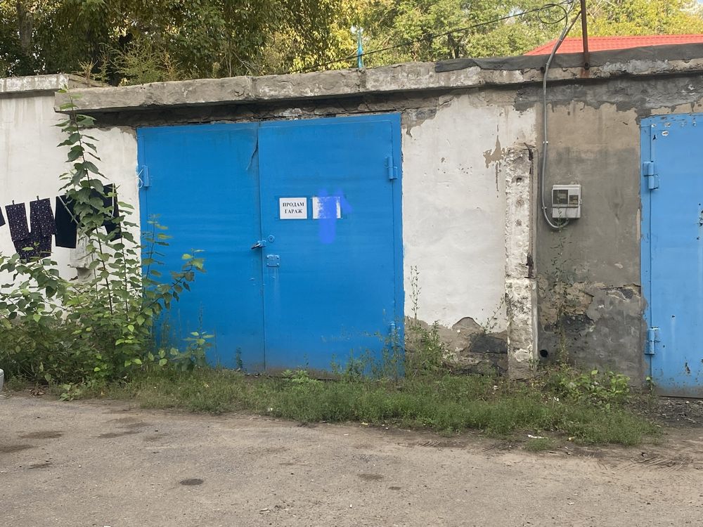 Продам капитальный гараж в центре города