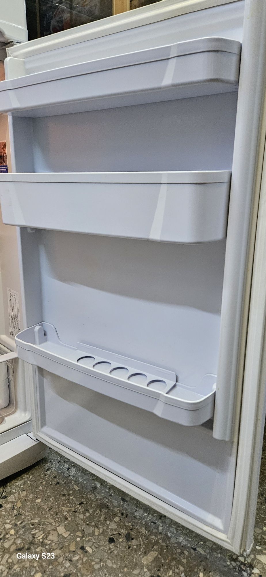 Продам холодильник Indesit