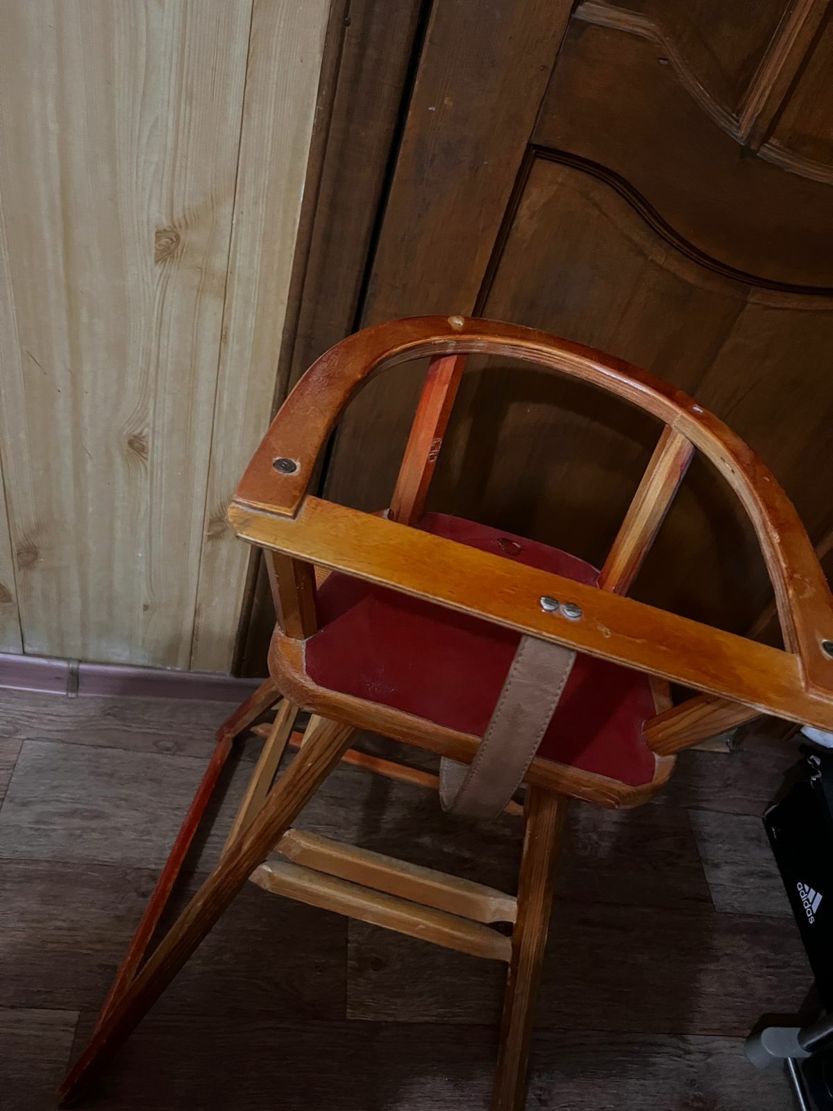 Продам детсктий стульчик