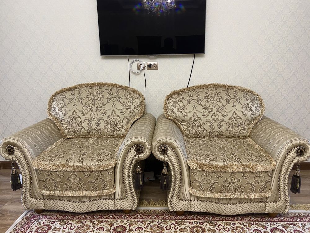 Продам белорусский диван 3+1+1