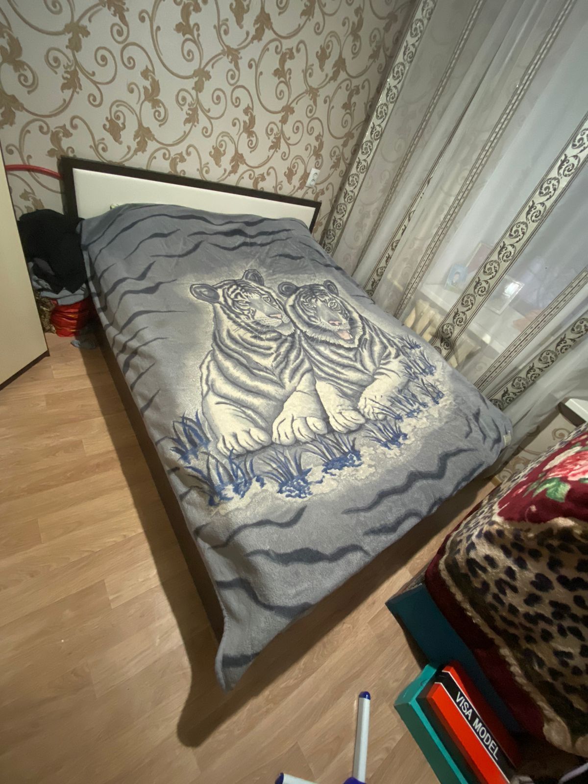 Кровать с матрасом