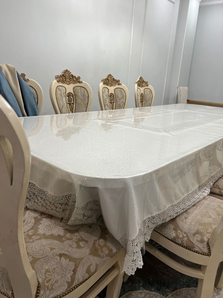Продается Стол и стулья