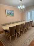 В рассрочку через каспий .Продается стол и стулья в отличном состояний