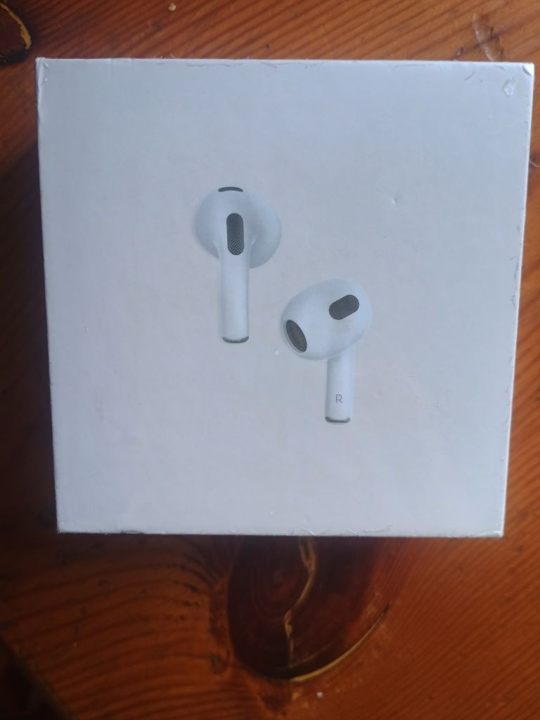 Apple AirPods 3 generation MagSafe