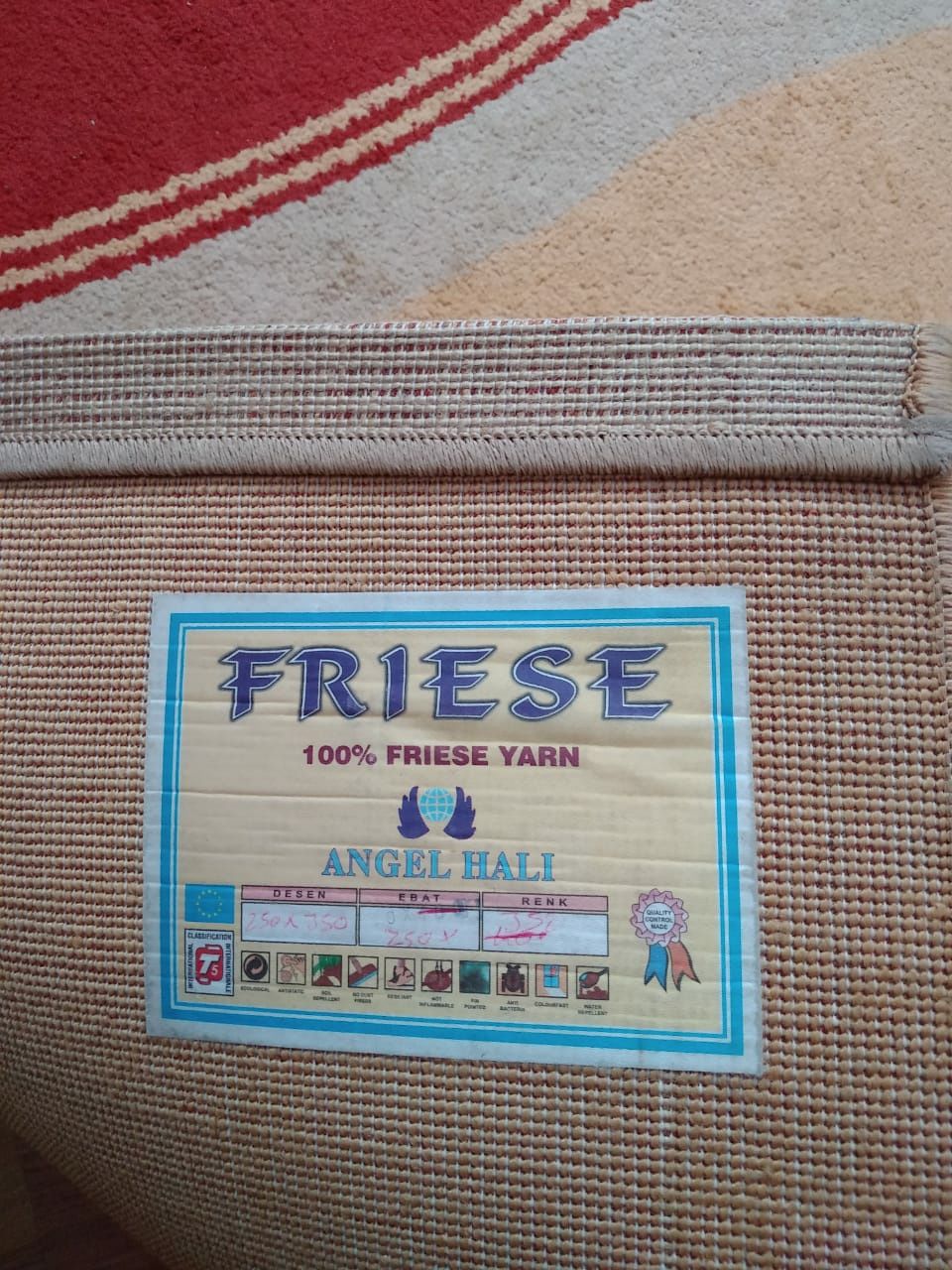 Продам ковёр разм: 3,5* 2,5