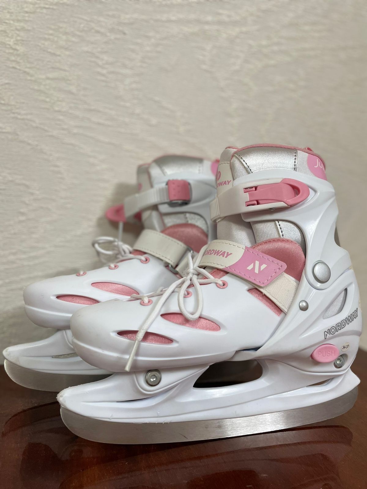 Продаются коньки Nordway Julia