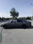 “Mercedes W124 — живая классика, на ходу, свежие вложения”
