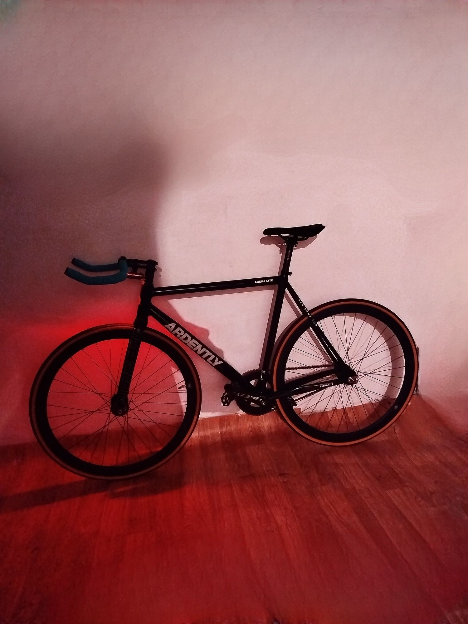 Продается велисопед fix,fixed gear L 56
