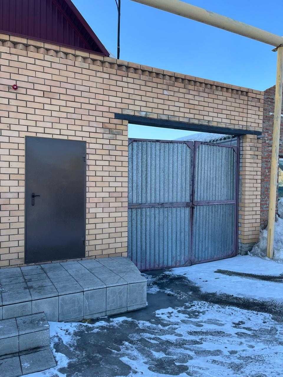 Продам коммерческое помещение в центре города с боксом для СТО.