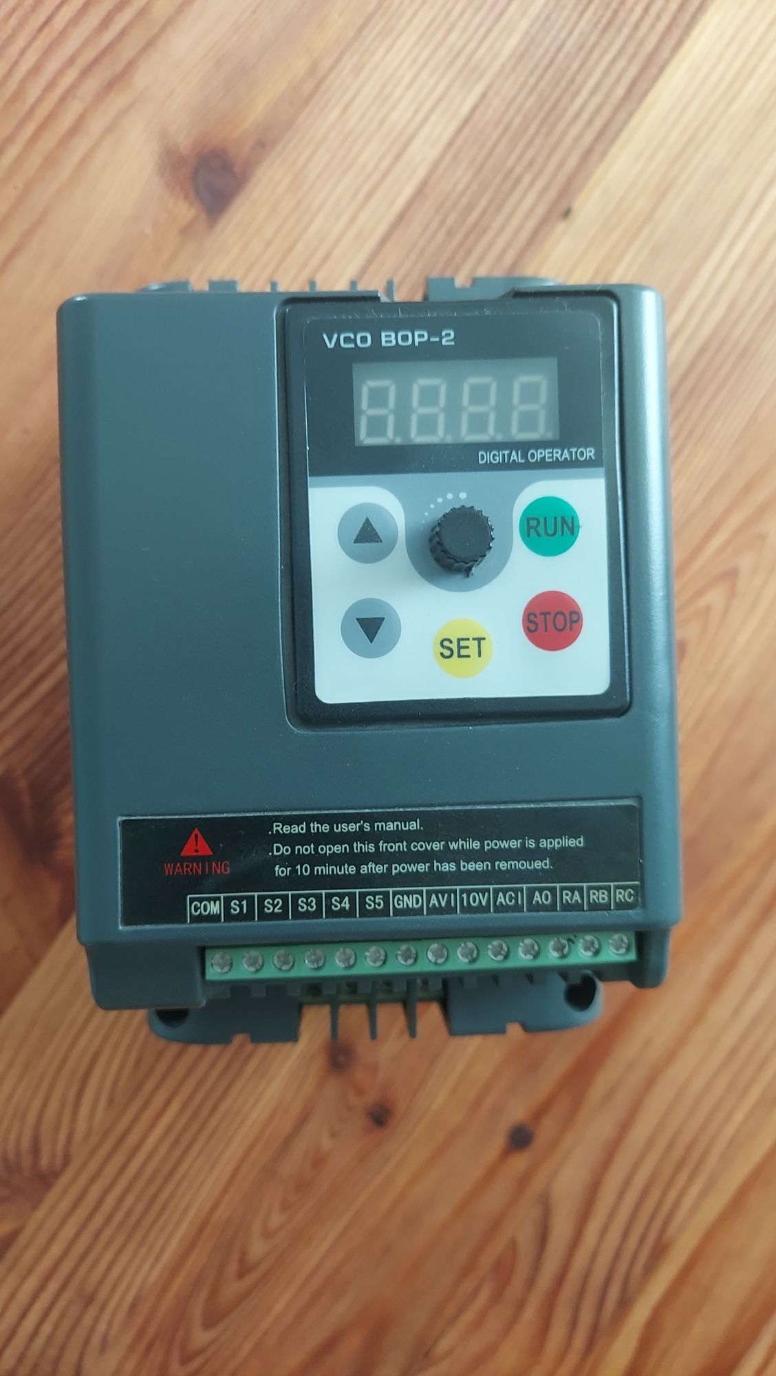 Преобразователь частоты 2,2 кВт 220V/380V