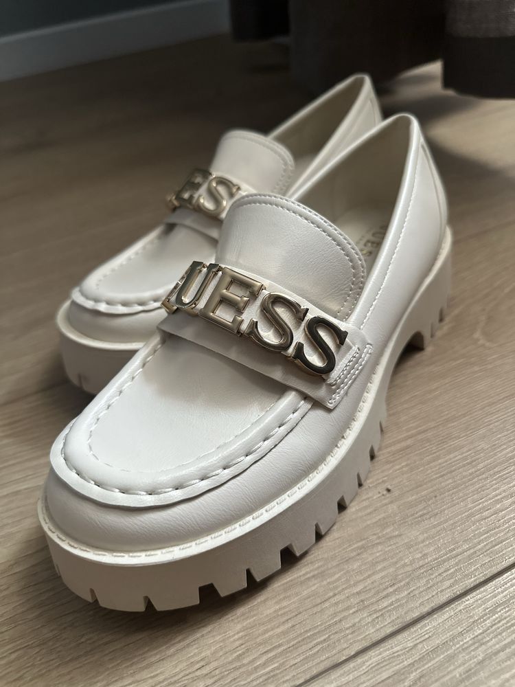 Новые Лоферы guess. Оригинал.
