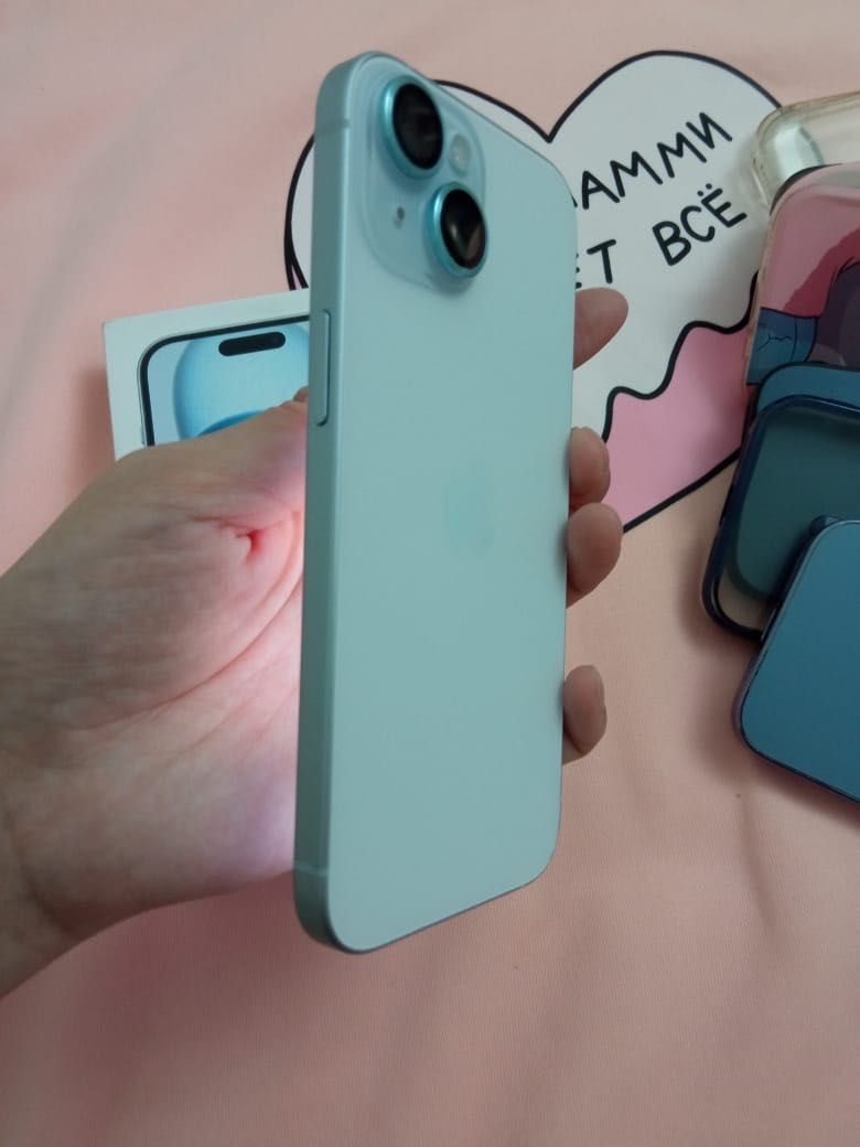 iPhone 15 / 128ГБ / 90АБ за 300тыс.тенге СРОЧНО! Коробка в комплекте