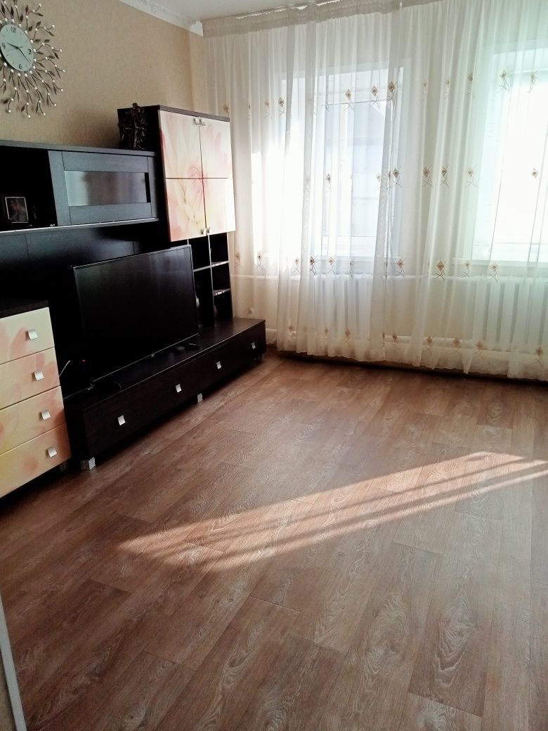 Продам дом,77 КВ,4 комнаты,кухня-столовая,ванная комната,туалет