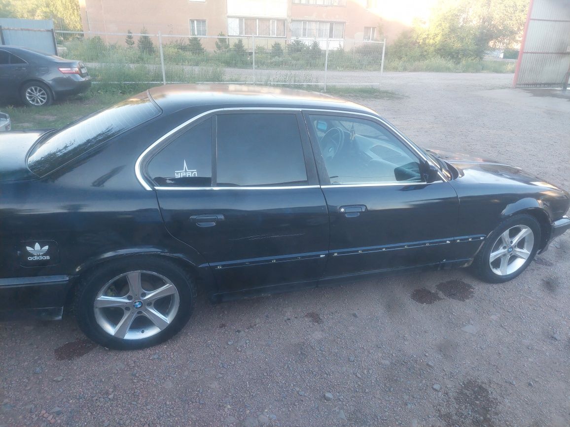 Продаю срочно BMW
