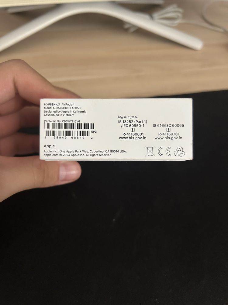 AirPods 4 оригинал новый