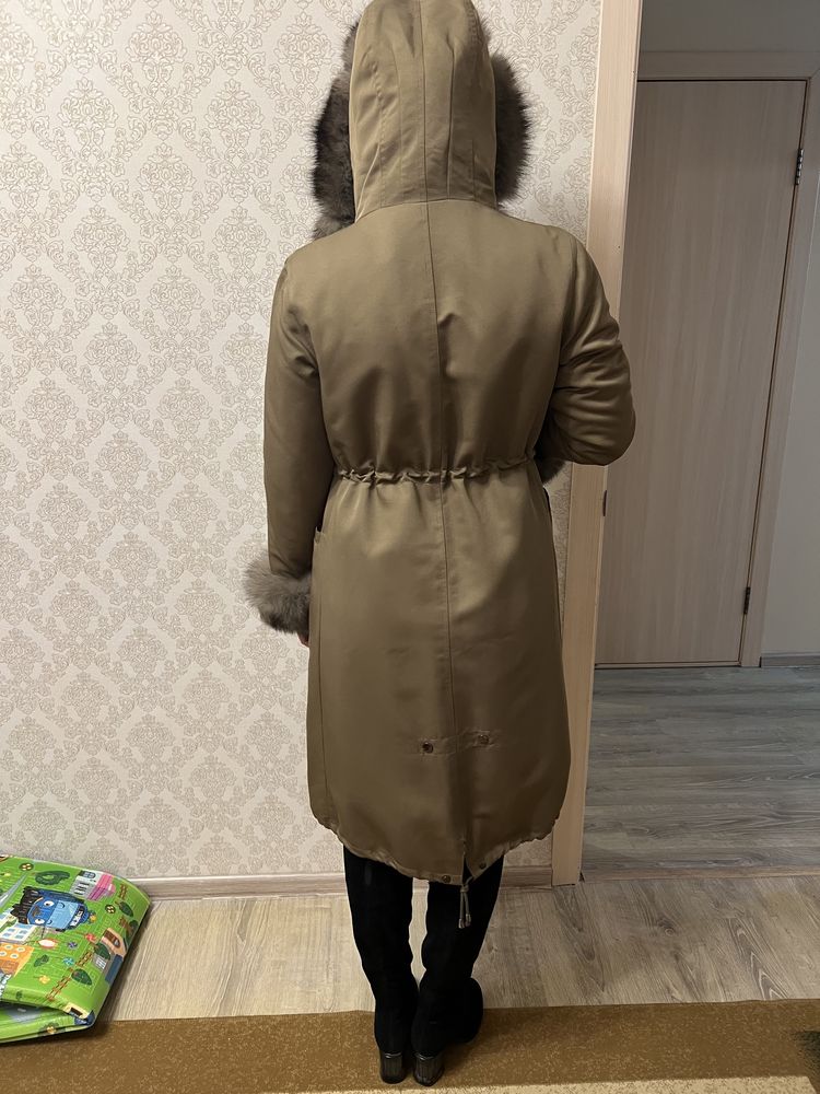 Парка зимняя в отличном состоянии
