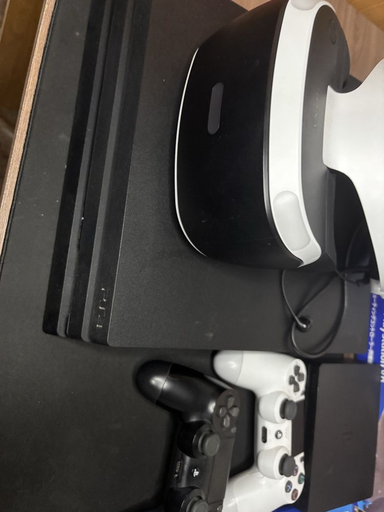 Ps4 pro и VR полный комплект