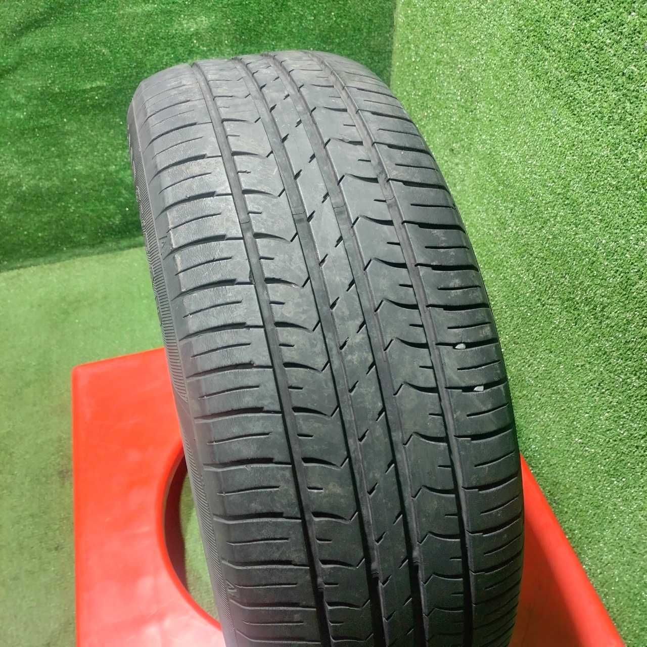 Продам Шины летний 215/55 R17 Good Year EG01 1 штук