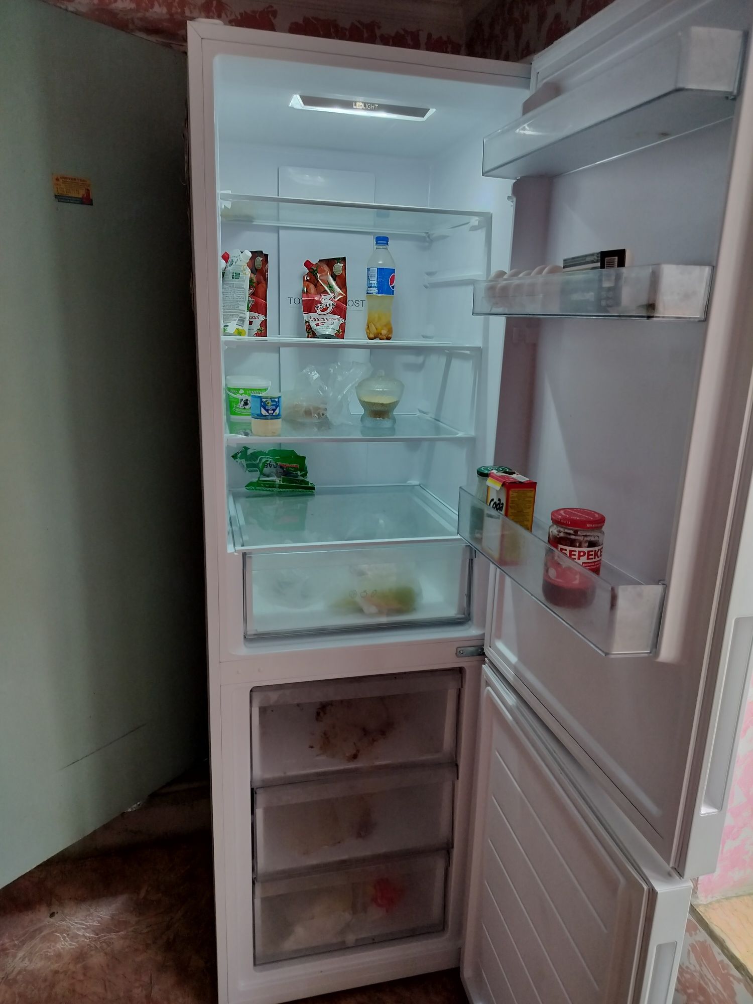 Продам. Холодильник Haier, новый гарантия есть купель за 300000