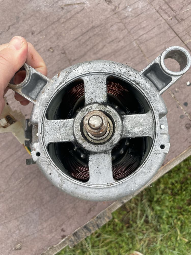 Продам мотор от стиральной машины автомат