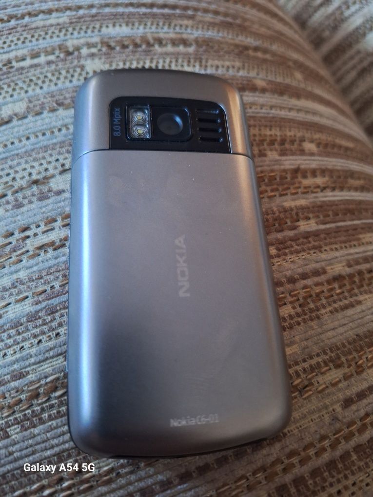Nokia C6-01 в идеальном состоянии
