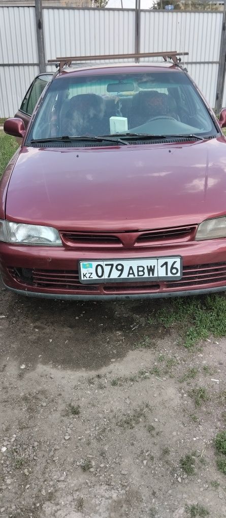 Машина сатам Мицубиси ланцер