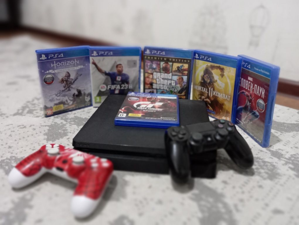 Playstation 4 slim
