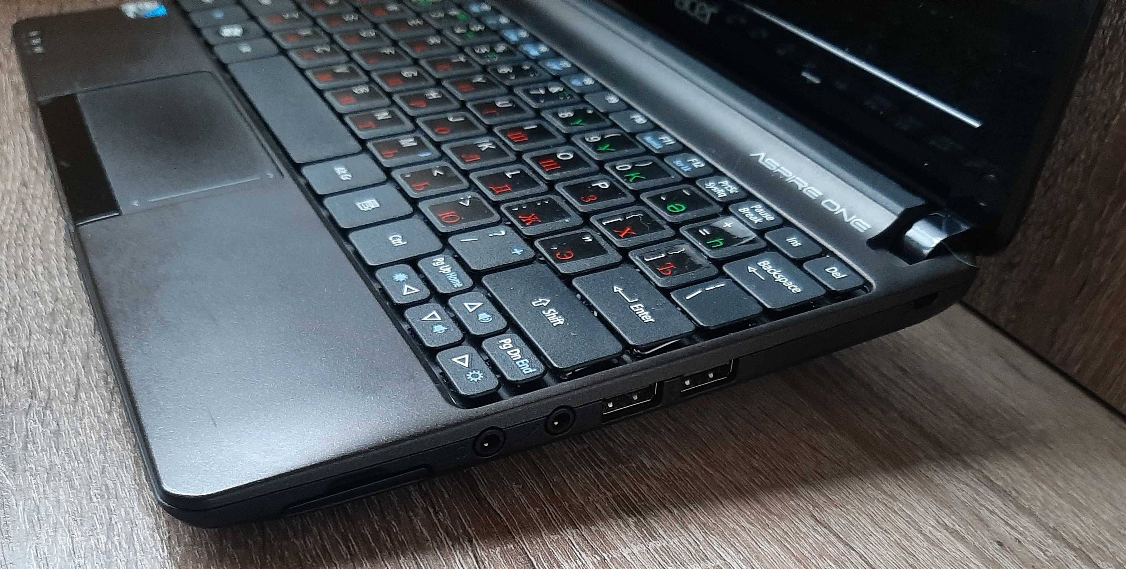 Нетбук Acer One D270 чёрного цвета