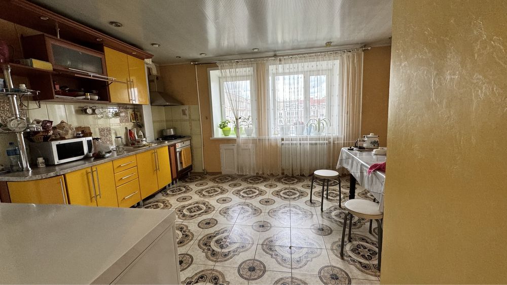 Продам 3 комнатную квартиру район 6 школы