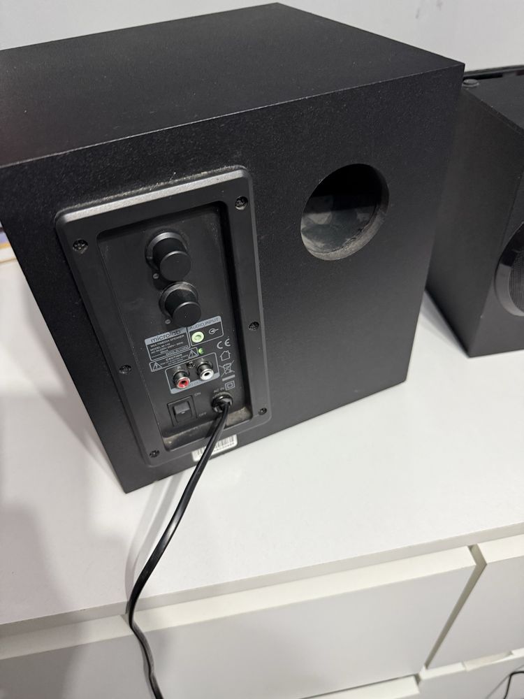 Продам колонки microlab m110