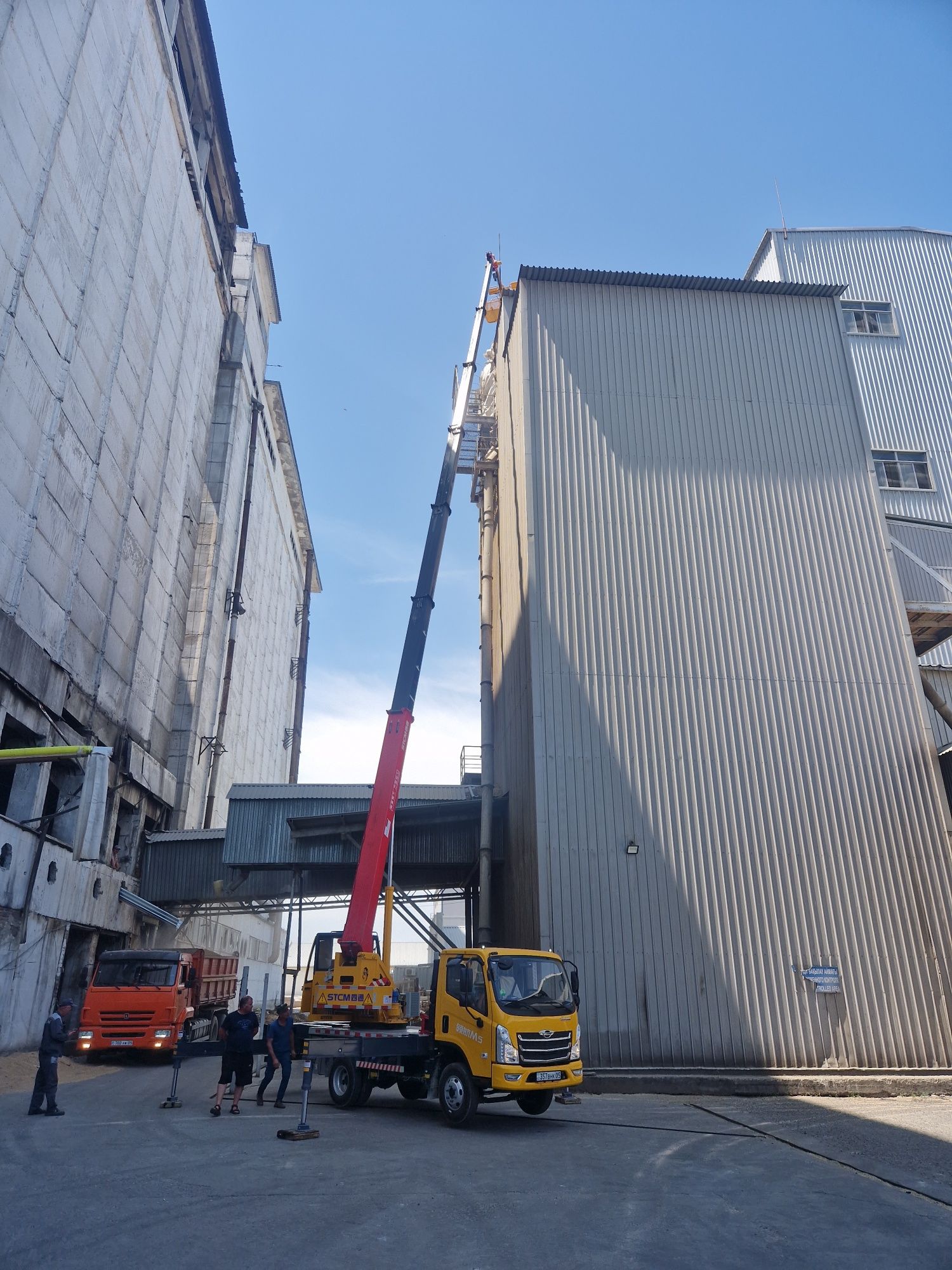 Услуги автовышки АГП 30М КРАН 2 в 1  5 тонн