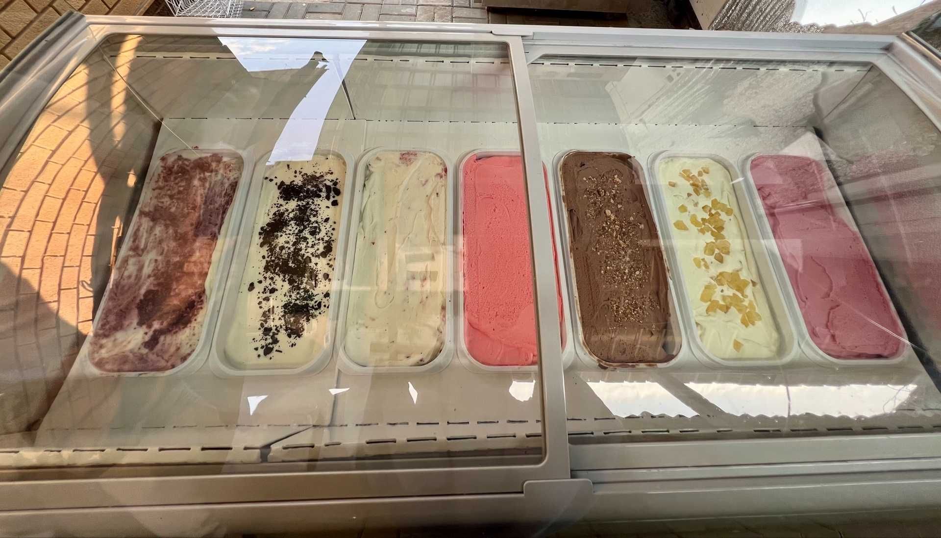 Витрина для мороженого