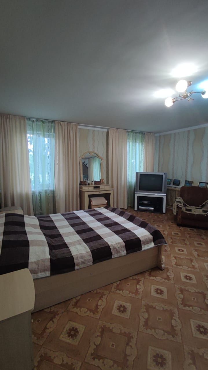 Продам домовладение 2 этажный дом, участок 30 соток. с. Белое.