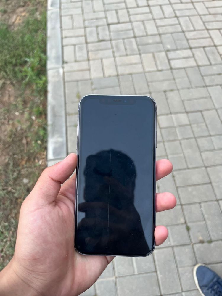 Iphone 11 64gb..