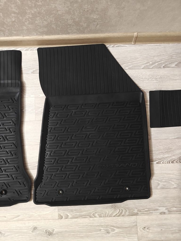 Geely Emgrand полики