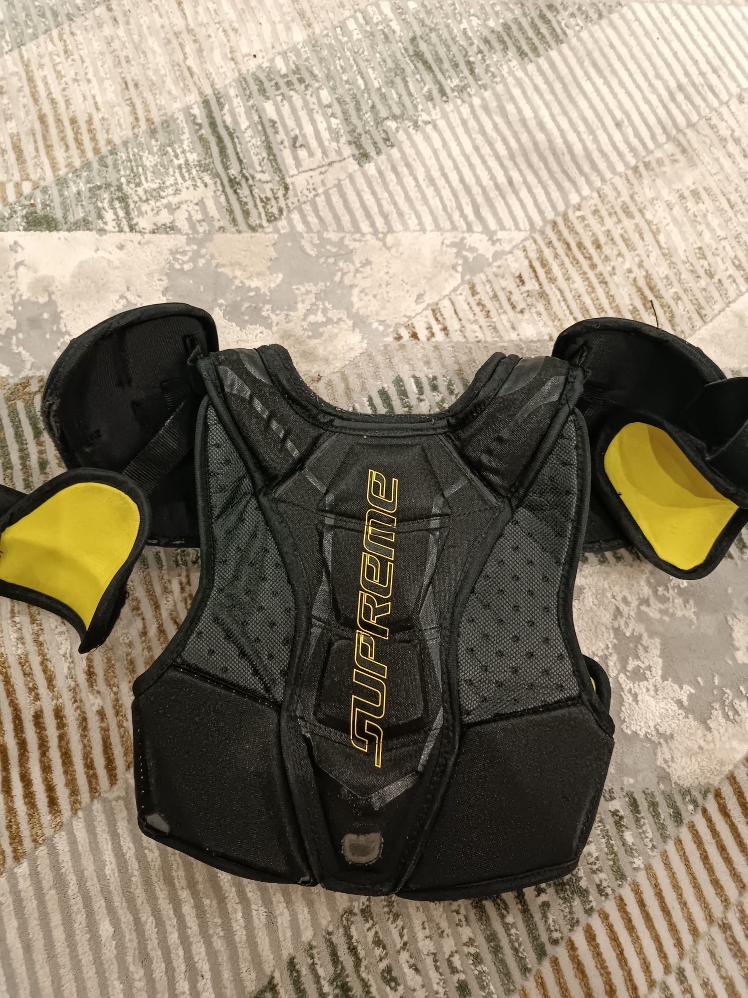 Нагрудник хоккейный Bauer s29