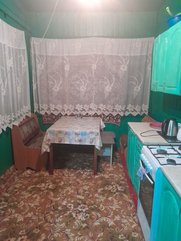 Дом на земле частный на 6 человек три комнаты ,кухня двор большой,