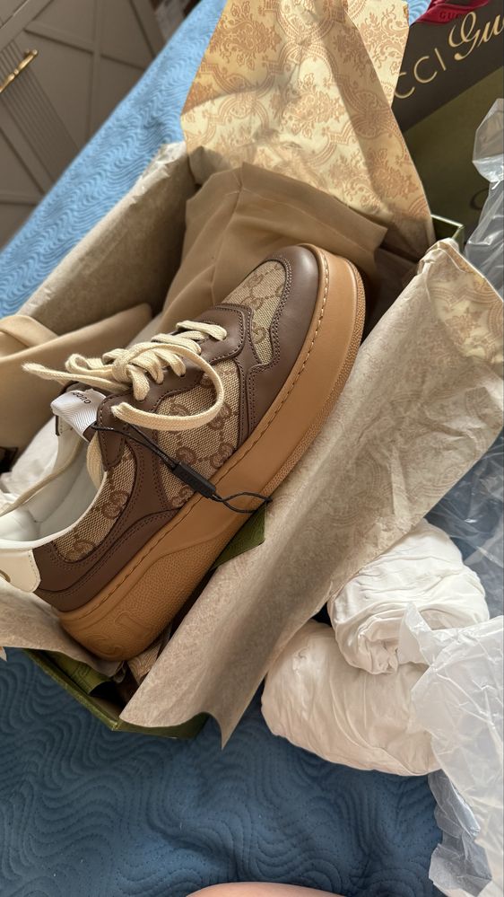 Кроссовки gucci.