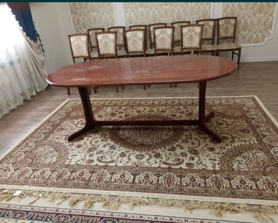 Продам стол в хорошем состоянии