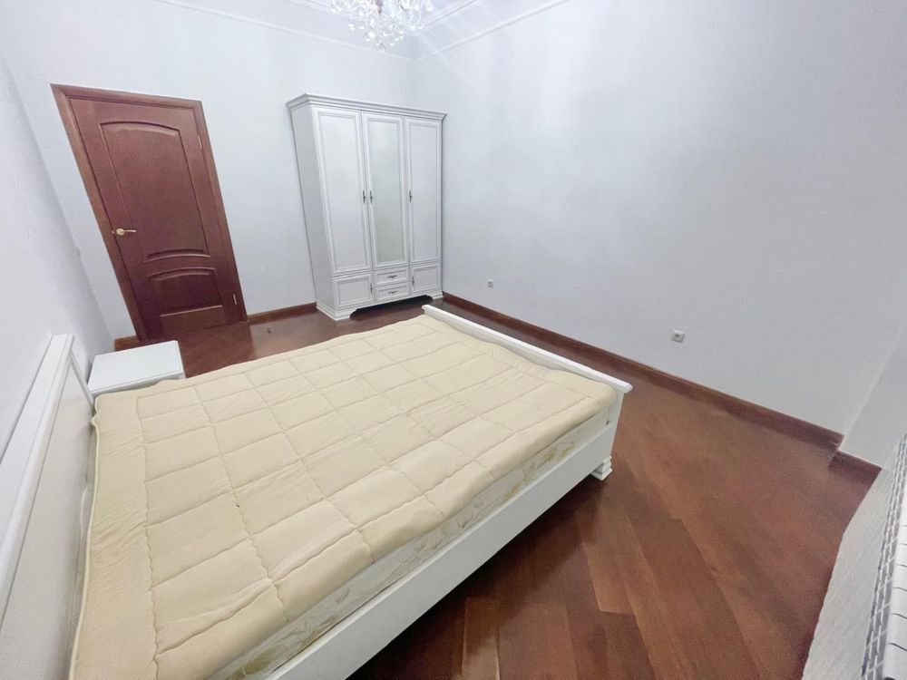 Продаётся кровать, шкаф и кухонный гарнитур