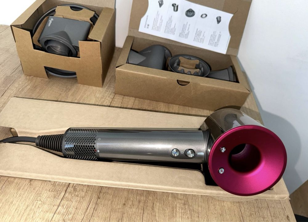 Dyson фен продам