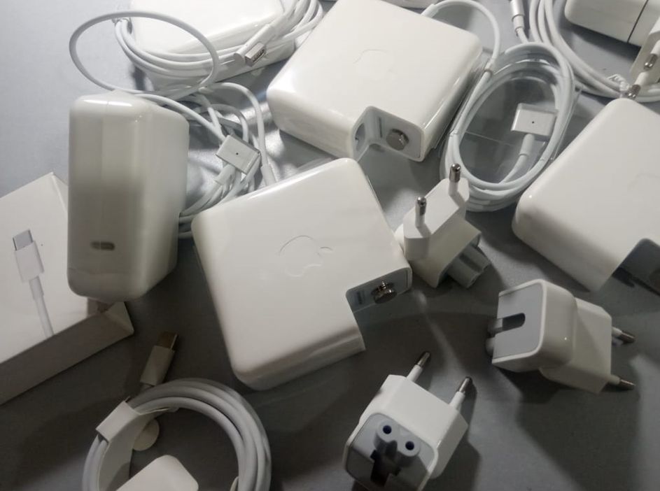 - от MacBook 60W - зарядка, блок питания, щнур макбука