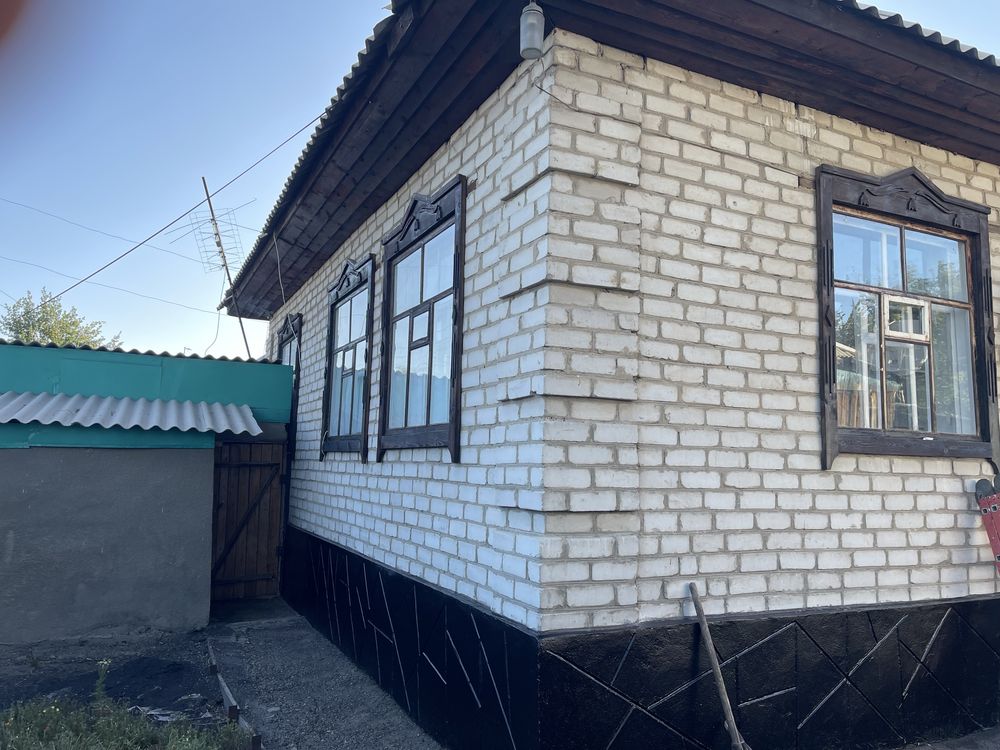 Продам частный дом, 110 кв.м, 4 комнаты, кухня, кладовка. Уштобе.