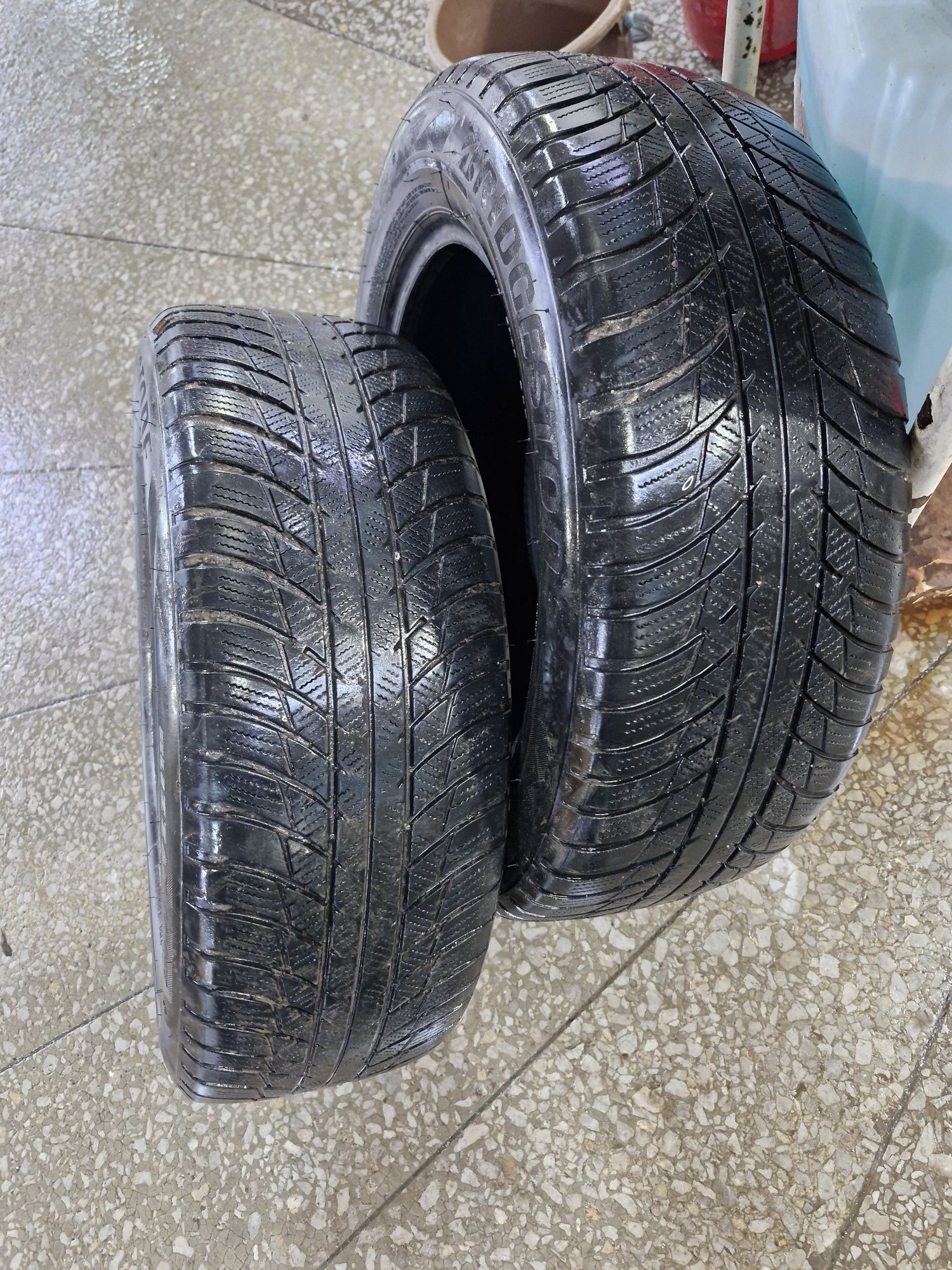 Шины 205/60 R16 в хорошем состоянии без порезов