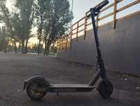 Самокат Xiaomi Mi Electric Scooter 3 черный
