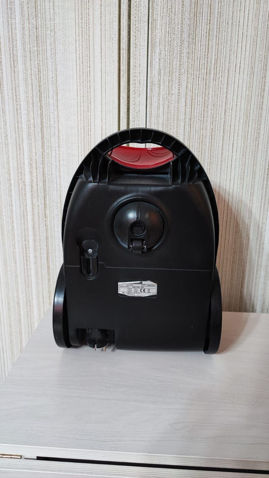 Продаю пылесос Zanussi 1400 w.
В хорошем состоянии