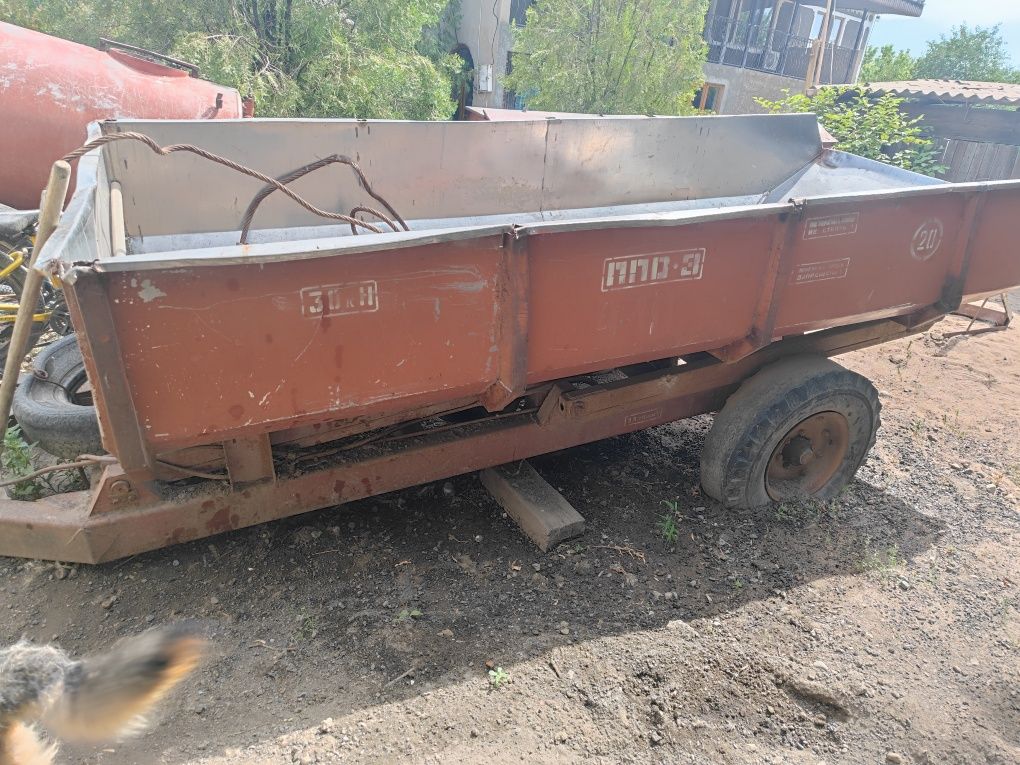 Продам прицеп на калесах самосвал