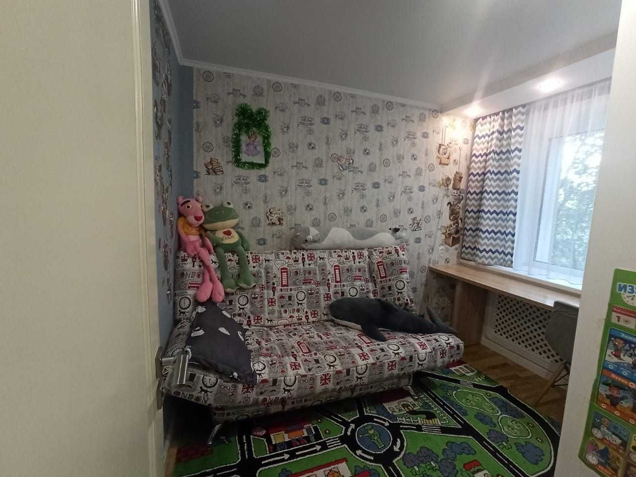 ПРОДАЁТСЯ 4-комнатная  квартира в р-не БЕРЕКЕ — С ГАРАЖАМИ И ПОДВАЛОМ!