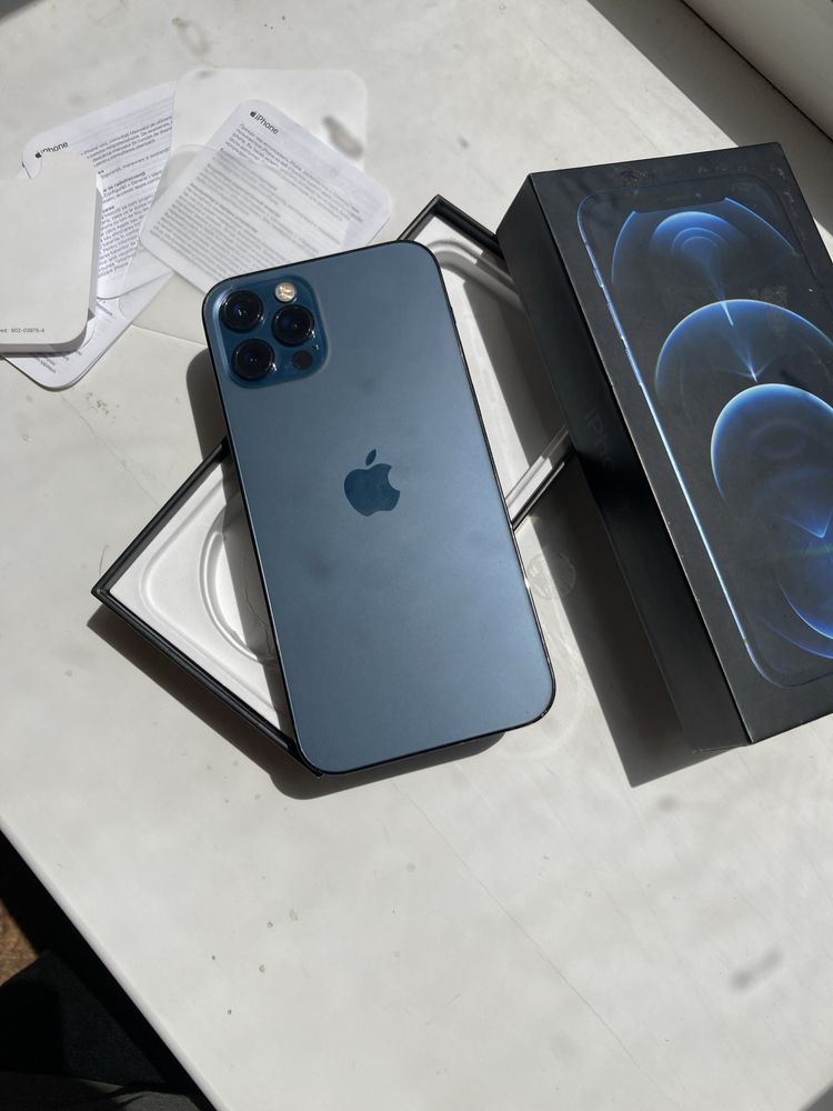 Продам Айфон 12pro в идеальном состояние