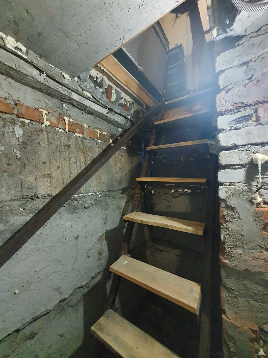 продам 3х комнатную квартиру бывший детский сад
